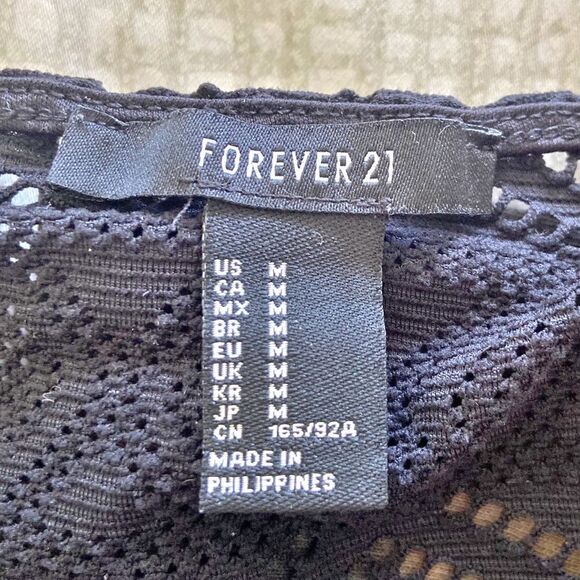 Forever 21 Black Long Sleeve Cropped Lace Top | Size M - Picture 7 of 8